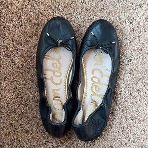 Lightly worn Sam Edelman black flats